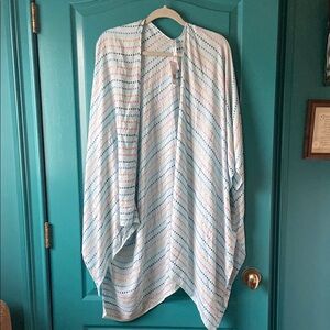MIA & TESS NWT KIMONO